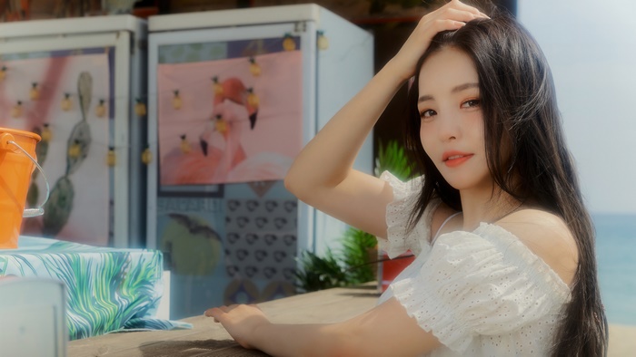 Yujeong from Brave Girls on the beach