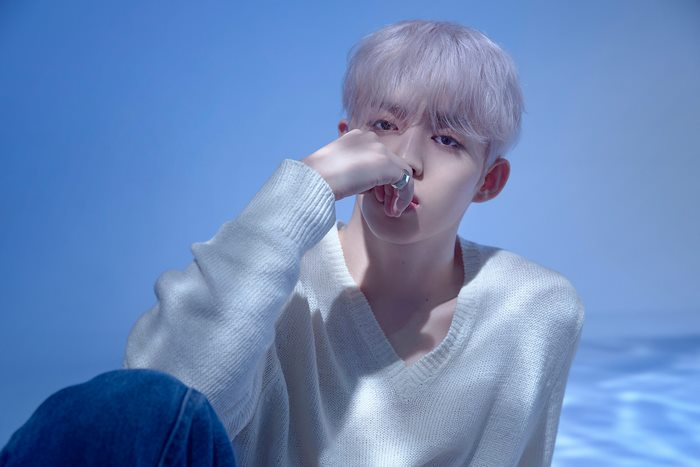 Seventeen S.Coups HD in white sweater