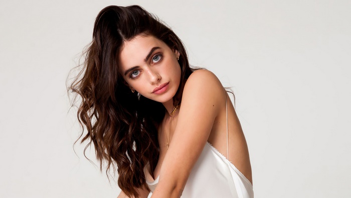 Yael Shelbia 4K Photoshoot