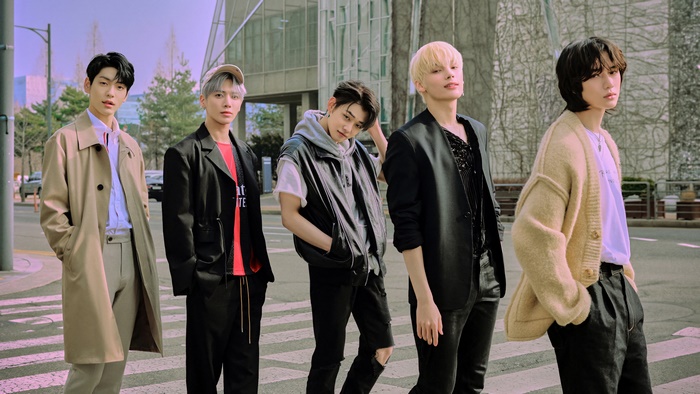 TXT members from Chaos Chapter Freeze