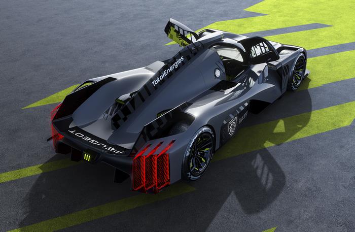 Peugeot 9X8 Hypercar on track