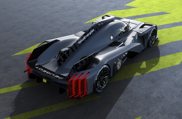 Peugeot 9X8 Hypercar on track