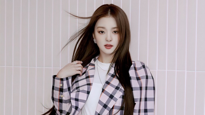 Nagyung from fromis_9 in 4K