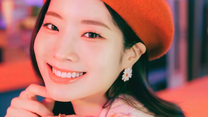 Dahyun from Twice in Kura Kura 4K