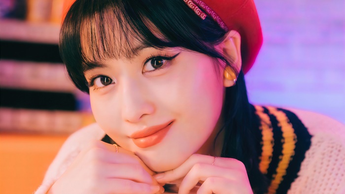 Momo from Twice in Kura Kura 4K