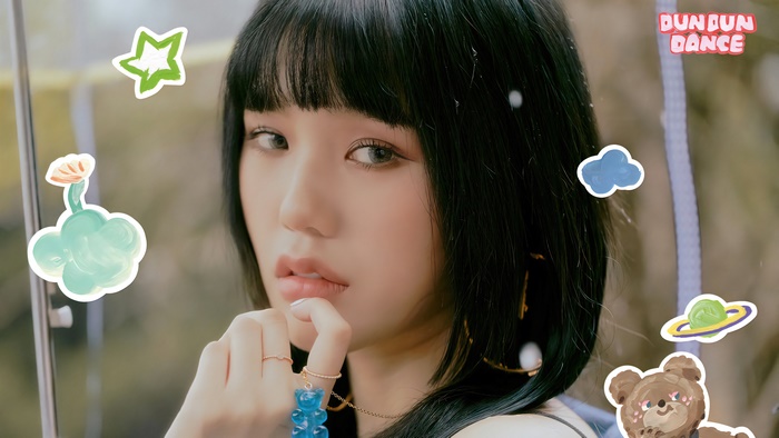 Mimi from Oh My Girl in Dun Dun Dance 4K