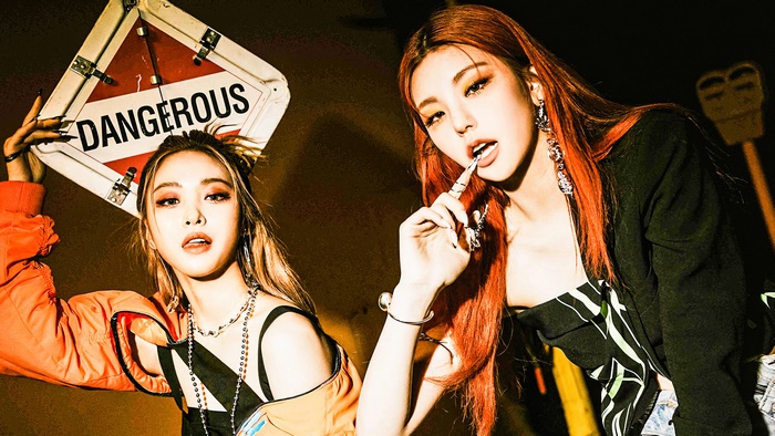 Yeji and Ryujin from ITZY's 'Mafia in the Morning' concept