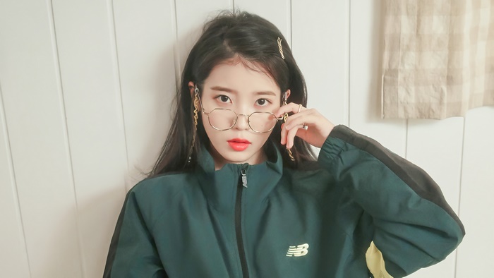 IU Wearing Glasses in New Balance Jacket 4K