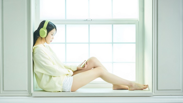 IU K-Pop Star 4K Image