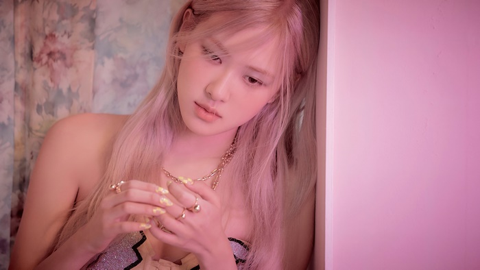 Rosé from Blackpink on the Ground