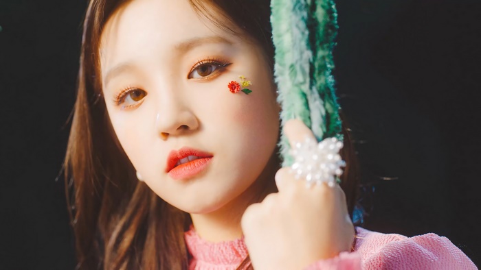 Yuqi from (G)I-DLE 4K portrait