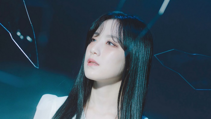 Shuhua from (G)I-DLE in Hwaa 4K