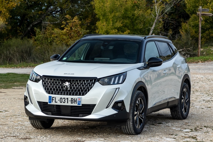 White Peugeot 2008 GT Line SUV