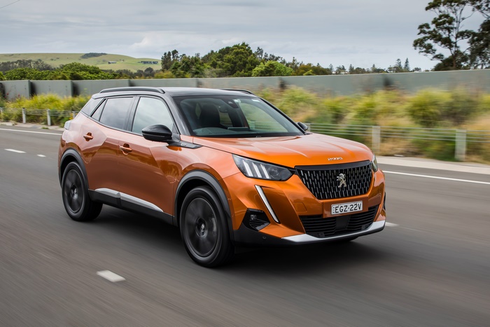 Orange Peugeot 2008 GT SUV