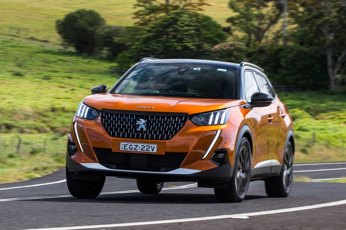 Orange Peugeot 2008 GT SUV
