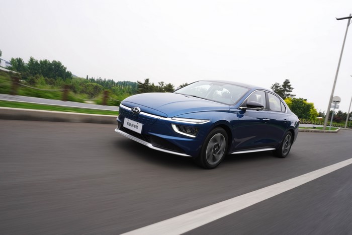 2021 Hyundai Mistra EV driving on road