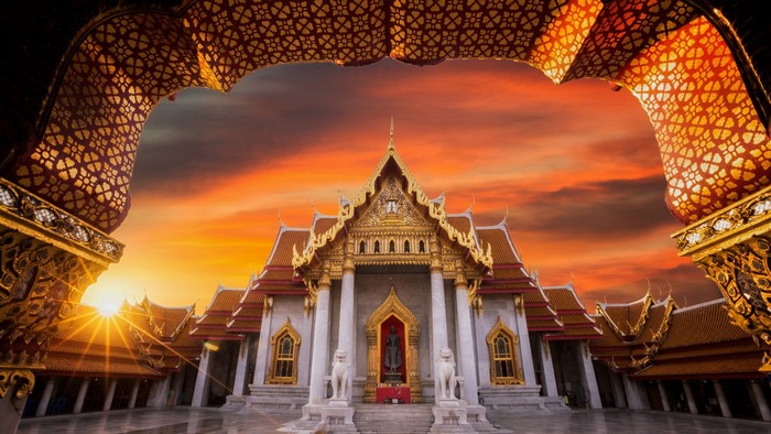 Wat Benchamabophit temple in Bangkok, Thailand at sunset
