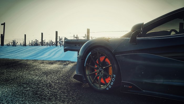 McLaren 600LT in Forza Horizon 4 with snow