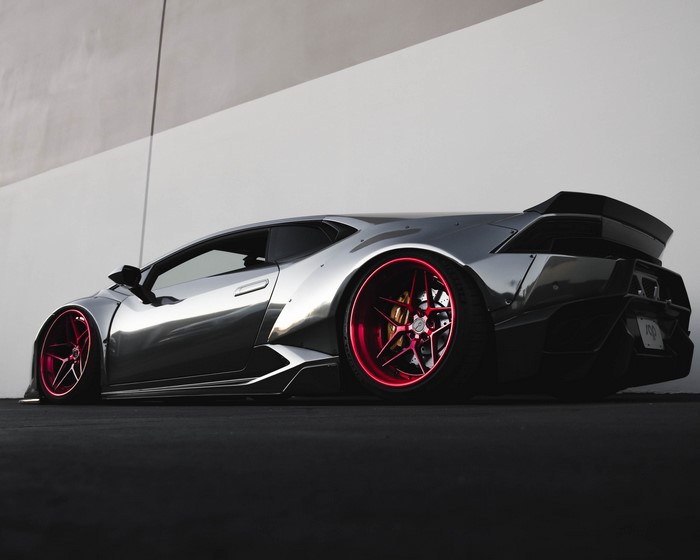 Lamborghini Huracan with custom pink wheels