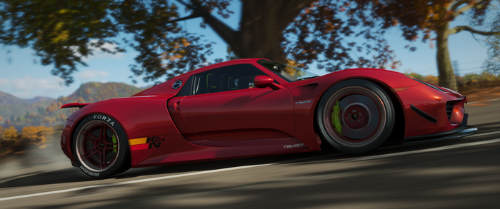 Red Porsche 918 Spyder drifting in Forza Horizon 4