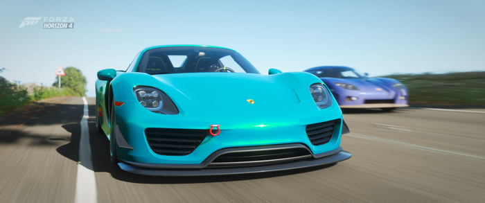 Porsche 918 Spyder racing in Forza Horizon 4