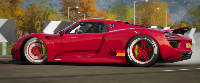 Red Porsche 918 Spyder drifting in Forza Horizon 4