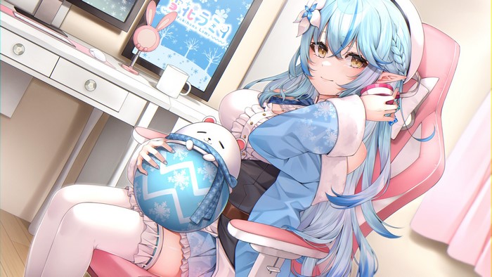 Yukihana Lamy with Blue Hair and Yellow Eyes
