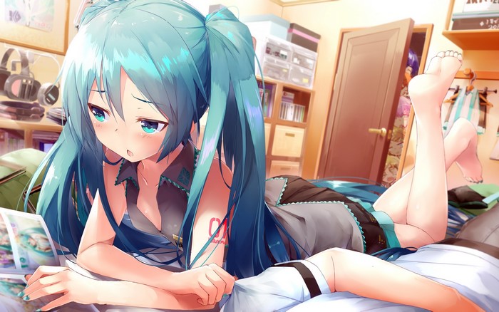 long hair, Daidou, legs up, Hatsune Miku, lying on front, aqua hair, aqua eyes, indoors, Vocaloid, anime girls, artwork, women indoors, barefoot