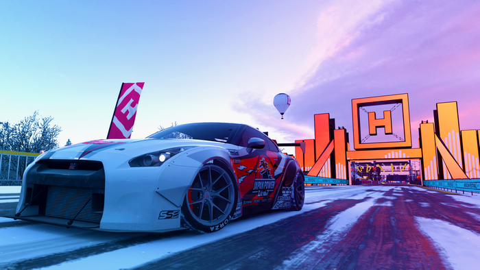 screen shot, Nissan GTR, Forza Horizon 4