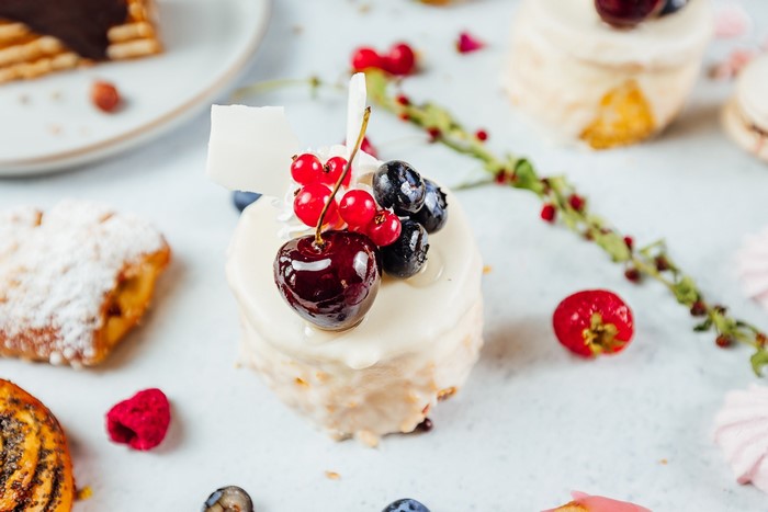 red currant, food, fruit, blueberries, raspberries, strawberries, berries, sweets, cherries