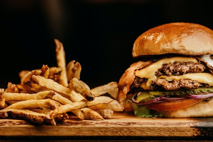 meat, cheese, tomatoes, animals, food, Fries, buns, burgers, cutting board, melting, pickles, French fries, cow, flesh, Onions