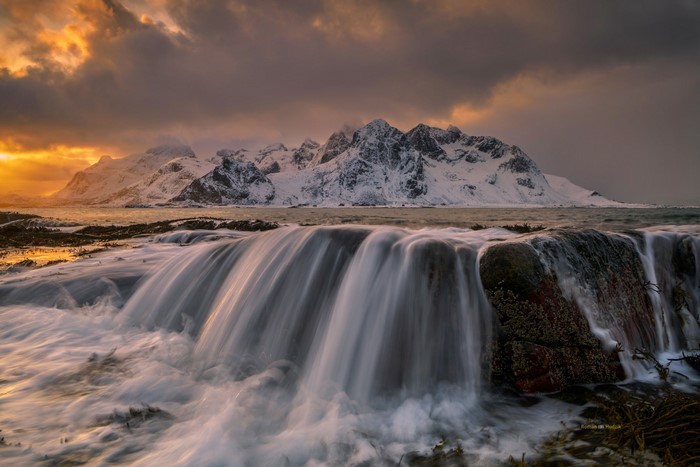 outdoors, nature, sea, photography, clouds, snow, sea foam, mountains, sunset, rocks, landscape, water, overcast, waterfall, snowy mountain