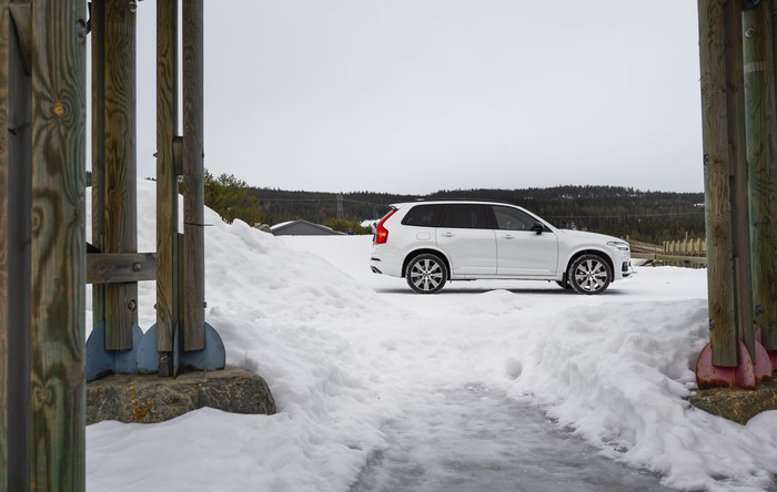 4K, SUV, car, Volvo XC90, winter, Volvo, snow