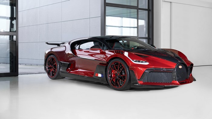 4K Red Bugatti Divo Supercar