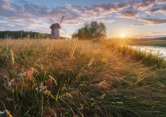 Alexandr Kukrinov, sunset, windmill, sunlight, nature, trees, warm, warm light, grass, field, outdoors, landscape, photography, Sun, water