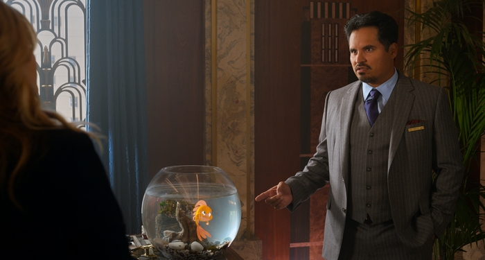 Michael Peña and animated goldfish