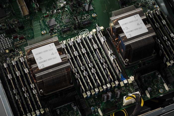 processor, CPU, Windows Server, network, internet, server, technology, cloud computing, data, Intel, electronics, dual socket, Xeon, RAM (Computing), DIMM, rack server, hardware, USB, computer