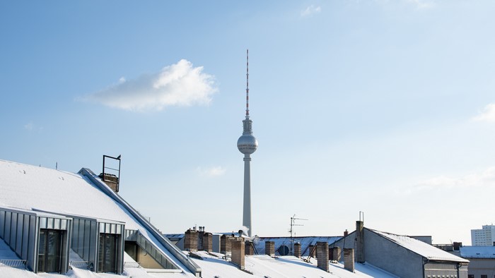 4K, Berlin, monument, clear sky, city, radio tower, snow, tower, rooftops