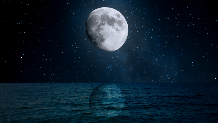 4K Moonlight Over Serene Sea and Starry Sky