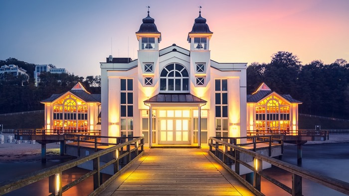 Sellin Pier building at dusk