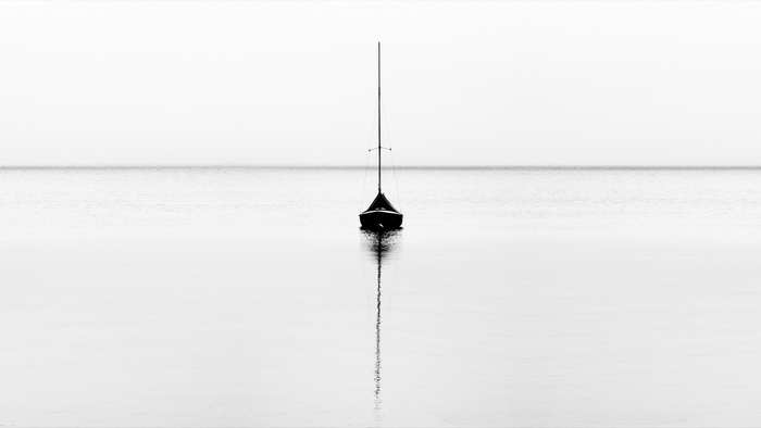 minimalism, water, simple background, monochrome, white, boat, horizon, clear sky