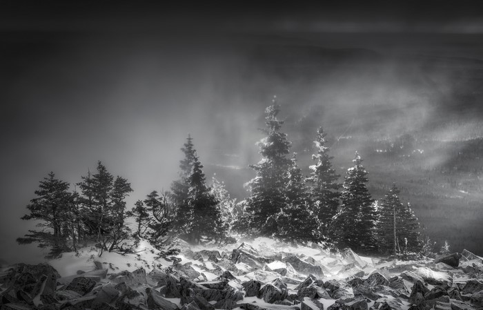 Tatiana Biryukova, winter, photography, nature, rocks, trees, snow, monochrome, landscape, mist