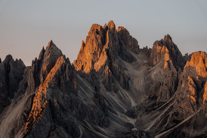 4K Nature Scene with Rocky Mountain Landscape