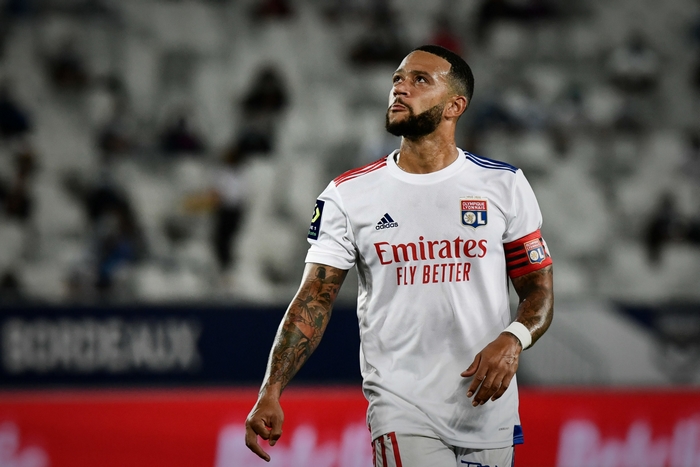 Memphis Depay playing for Olympique Lyonnais