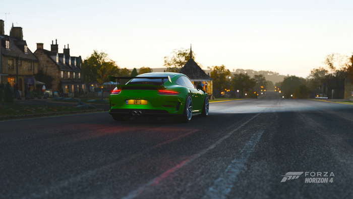Green Porsche 911 GT3 RS from Forza Horizon 4