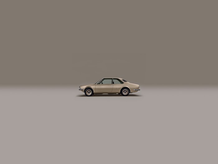 4K old car, BMW Garmisch, minimalism
