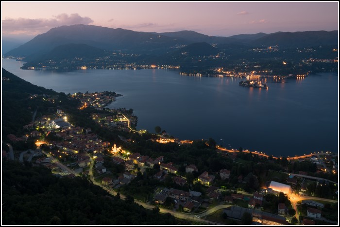 4K sunset over Italian lake town