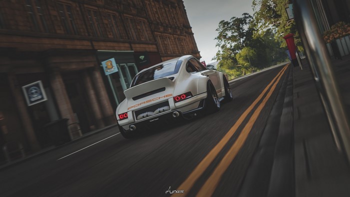 White Porsche 911 Reimagined by Singer in Forza Horizon 4