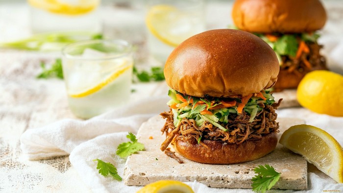 Pulled Pork Sliders with Coleslaw and Lemonade