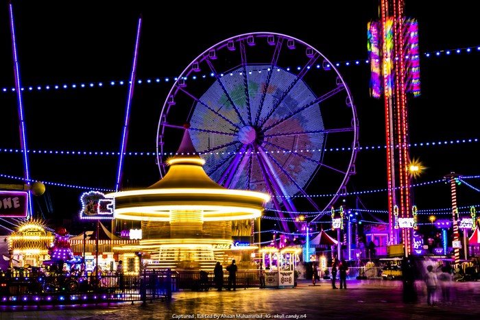 4K Long Exposure of Ferris Wheel and Carnival Rides at Night
